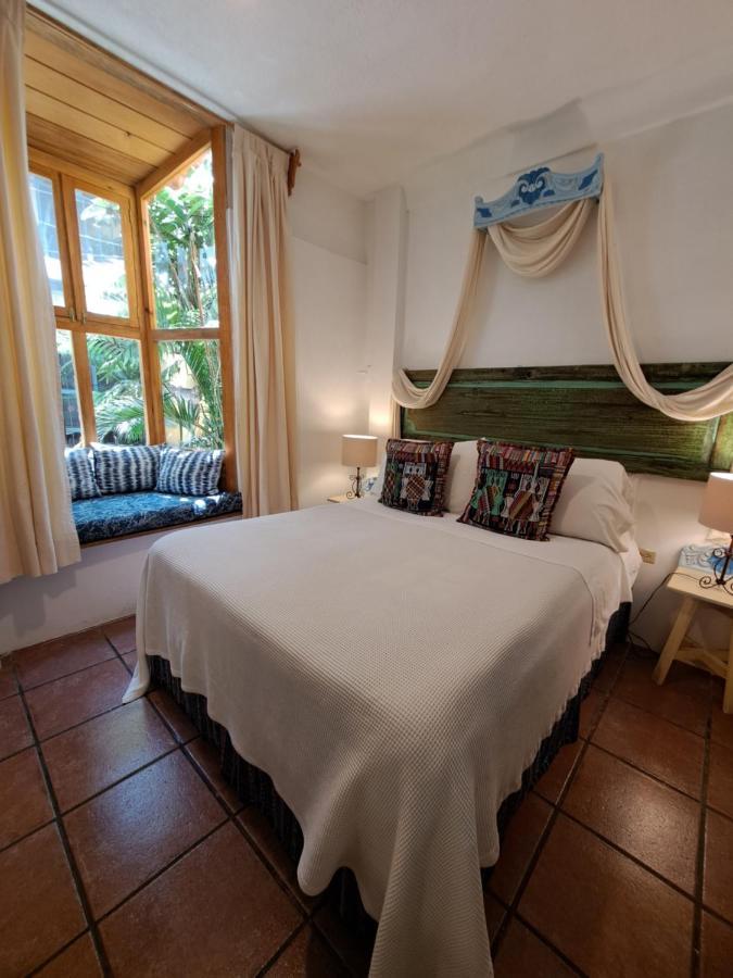 Yellow House Hostel B&B Antigua Екстериор снимка