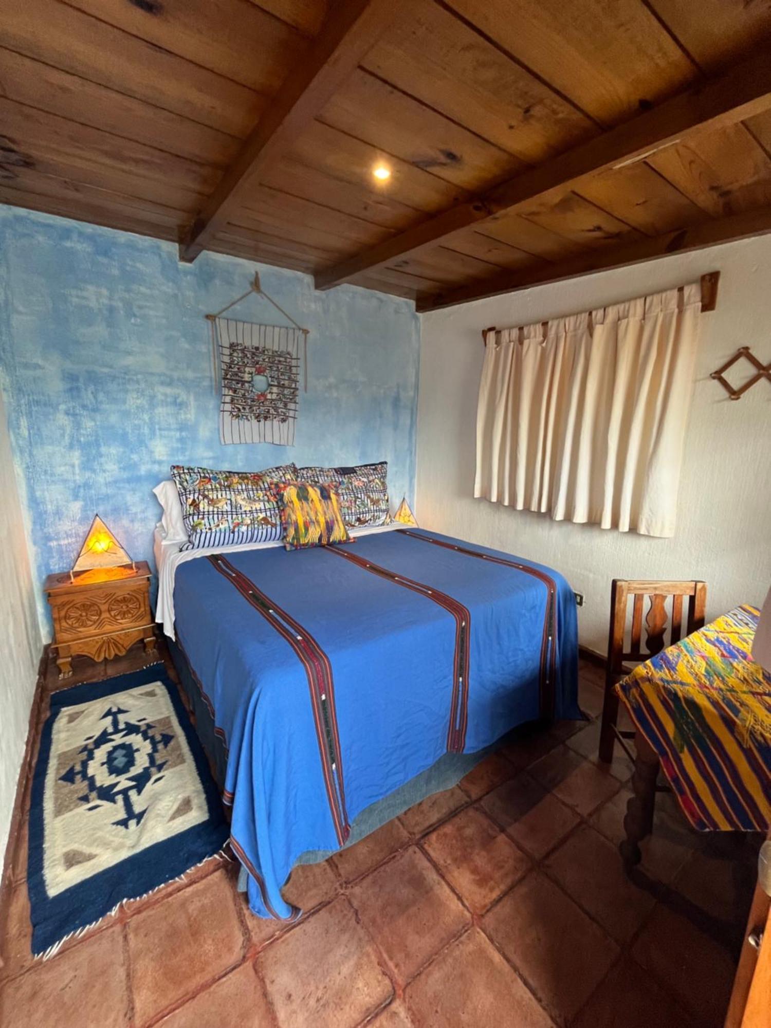 Yellow House Hostel B&B Antigua Екстериор снимка